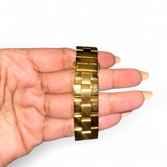 Michael Kors Norie in a gold-tone finish, model number MK3560 - Picture 2 of 3